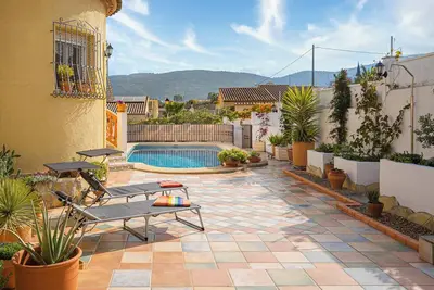Image de Appartement \"La Mandarina\" avec vue sur les montagnes, piscine, Wi-Fi, climatisation et terrasse.