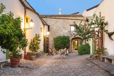 Image de Charming house with shared pool - Don Carlo