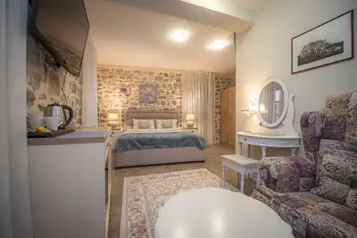 Image de Antique and lush building from 13th of centuries