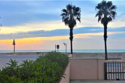 Image de Beachfront Apartment, Peñíscola, Air conditioning, WiFi, 🅿