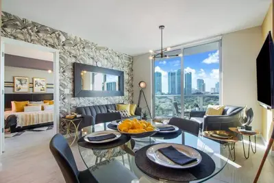 Image de One Bedroom Condo King Bed With City Views