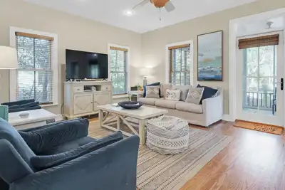 Image de Mins to Beach & Pool | Seacrest Cottage | Free Tickets: SkyWheel, Golf & More