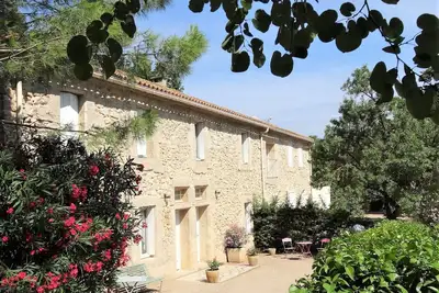 Image de Entre mer et canal du Midi, La Vigneraie, gîte grand confort climatisé.