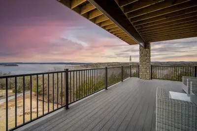 Image de Stylish 4br Majestic Retreat • Stunning Views of Table Rock Lake!