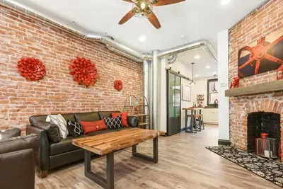 Image de Brand New ★ Prime Location ★ Exposed Brick Beauty!