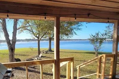 Image de Cozy Lake House with Amazing Views Close to Hooks Marina