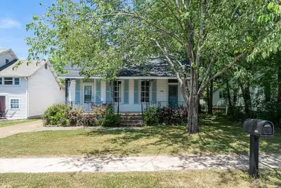 Image de Remodeled Home in Five Points