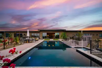Image de Five Star Luxe Private Desert Resort
