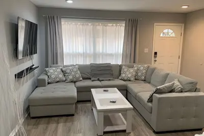 Image de Centrally located NoDa Pad