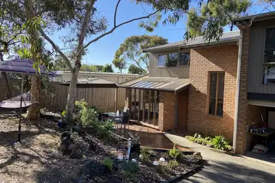 Image de Lorikeet Lodge-  Cosy 2 Storey Family Accom. - 5 Mins from Jj beach,