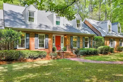 Image de Private Master's Rental on 3 acres w/pool