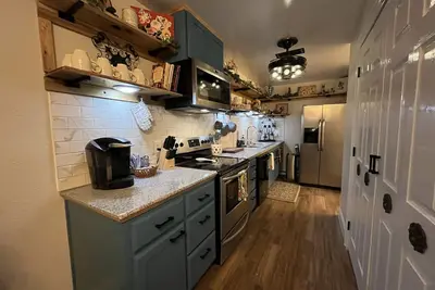 Image de No chores! /6 guests /⬆️stairs /🦮🐈/Wi-Fi/24x24 rainshower head