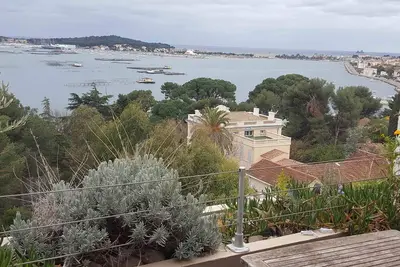 Image de Meublé de tourisme 3* vue magnifique, climatisé, piscine, parc.