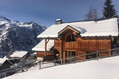 Image de Grand chalet tout confort, au calme, belle vue, sauna, bain à remous