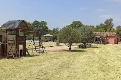 Image de Petit mas provençal piscine privée dans 4ha de nature. Très calme