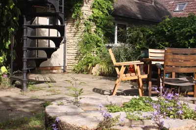Image de Secluded large family home near Oxford, private parking/patio/garden.