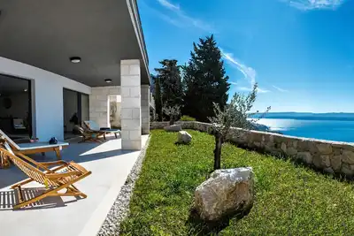 Image de Luxury new villa with sea view and indoor heated pool, 2. 5 km from sea and Omis