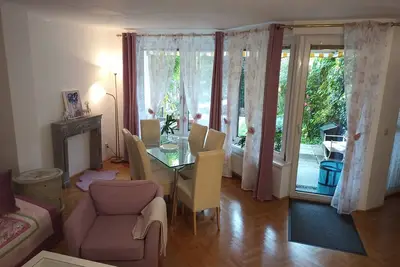 Image de House with 3 bedrooms - 1 min from Vienna with parking lot
