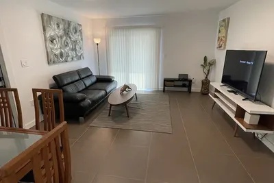 Image de Blocks Aways From Brickell Village, 2 beds 2 Baths Free Parking No Cleaning Fees