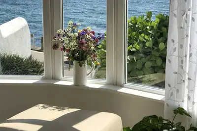 Image de Stunning sea view 2 bed apartment at Porthleven - a stone's throw from the beach