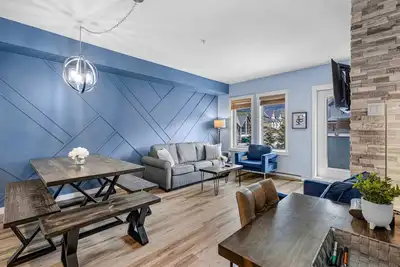 Image de Canmore Family Getaway: Pool, Hot Tub & Mountain Views!