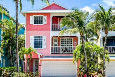 Image de Luxury Key West feel steps from Historic downtown Stuart, minutes from the beach