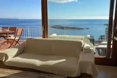 Image de Impressive apartment with a balcony to the sea