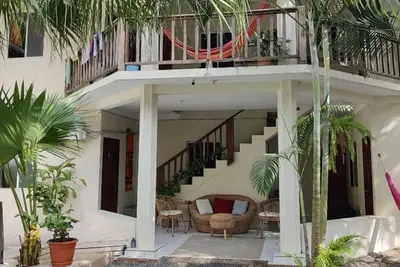 Image de Whole House Rental for groups of 4-8 people, less than1 minute walk to the beach