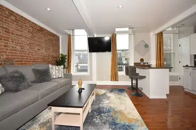 Image de Historic Main Street Heritage Retreat