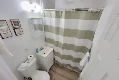 Image de Trendy Bohemian Near Bars, Restaurant, Art, Health