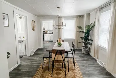 Image de Cozy & Quiet; Oshkosh Hidden Gem