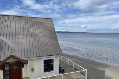Image de WhidbeyBeachHouse, Oceanfront Getaway on Private Beach 3br·Office·fuboTV
