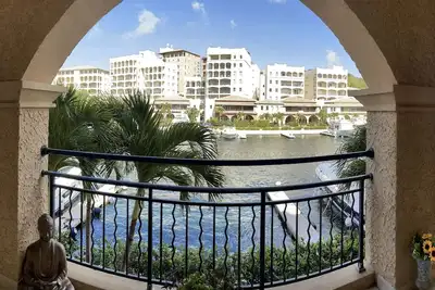 Image de Porto Cupecoy Luxury 2br Condo Marina Front on 2nd floor - gorgeous views!