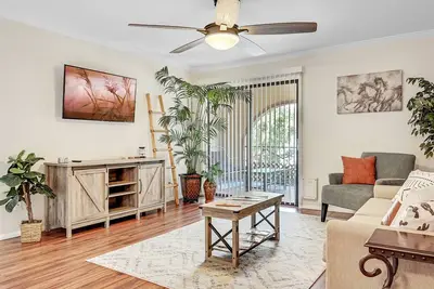 Image de Mountain Views, Sparkling Pools - Perfect Getaway!