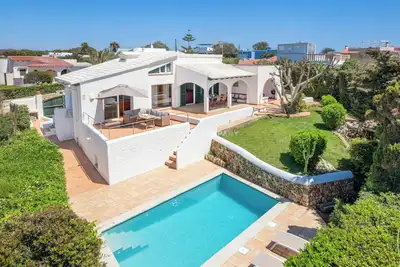 Image de Wonderful Villa in Tranquil Area - Private Pool, 250m from Sea, Air-conditioning