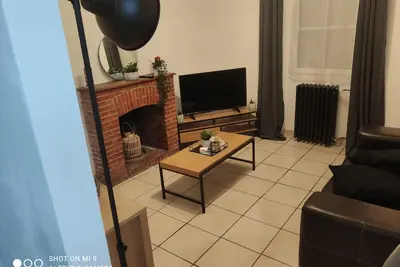 Image de charmante maison de ville rénovée entièrement ainsi que son mobilier.