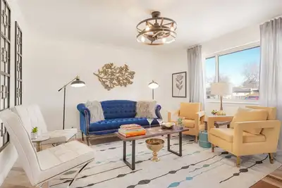 Image de 5 Br 🏠 15 minutes from Downtown w/ Game room + Fire pit w/ 🌆 views