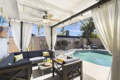 Image de Cabana Retreat | Amazing Poolside Getaway