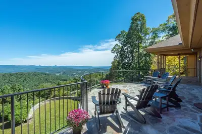 Image de Christmas with Unforgettable Mtn Views & Sunsets! Hot Tub+Fireplaces+Sauna+WiFi!