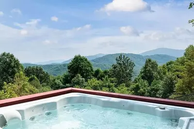 Image de Stunning Views & Close to Town!