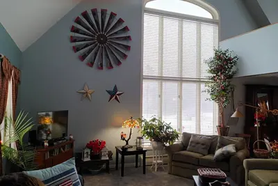 Image de A fun filled, family friendly, farmhouse home, rural, but close to all amenities