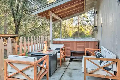 Image de Lakeside Groveland Home w/ Hot Tub, Near Yosemite