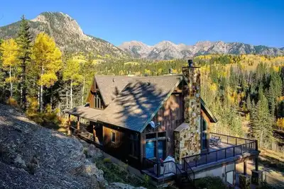 Image de Luxurious Home with Stunning Mountain Views & Hot Tub – 5 minutes from Purgatory
