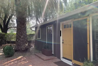Image de Romantic cottage just 3 blocks from the plaza