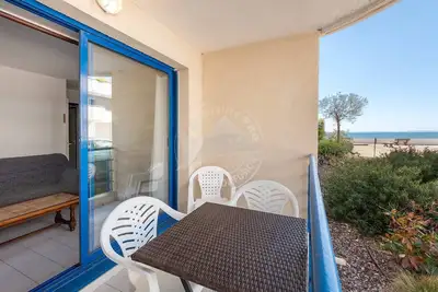 Image de As21491-P3 cabine bord de mer et vue mer latérale