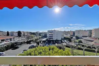 Image de Appartement T2 - 4 personnes - Climatisation - WiFi - Centre ville - Proche commerces - Sainte. . .