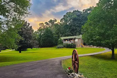 Image de Wears Valley Getaway ~ 3/3 ~ Ez Access ~ GameRm ~ Views ~ Firepit/Yard ~ Dogs Ok