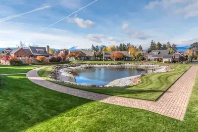 Image de View stunning sunsets and enjoy cozy comfort steps from the heart of Sisters.