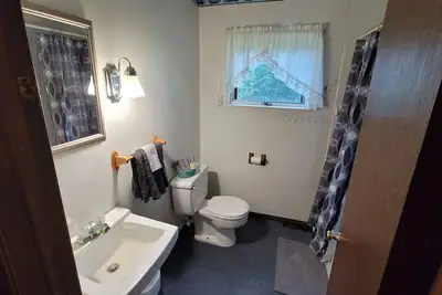 Image de Sleeps 4 with private backyard near ski resort