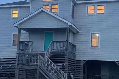 Image de Ocean View, Well Appointed Home. Pet & hot tub fees included in price!